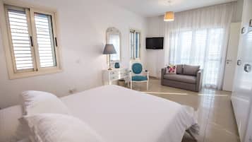 3 bedrooms, premium bedding, blackout curtains, iron/ironing board