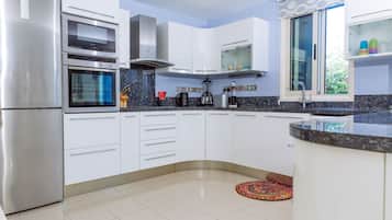 Villa, 3 Bedrooms, Private Pool | Private kitchen | Full-sized fridge, microwave, oven, stovetop