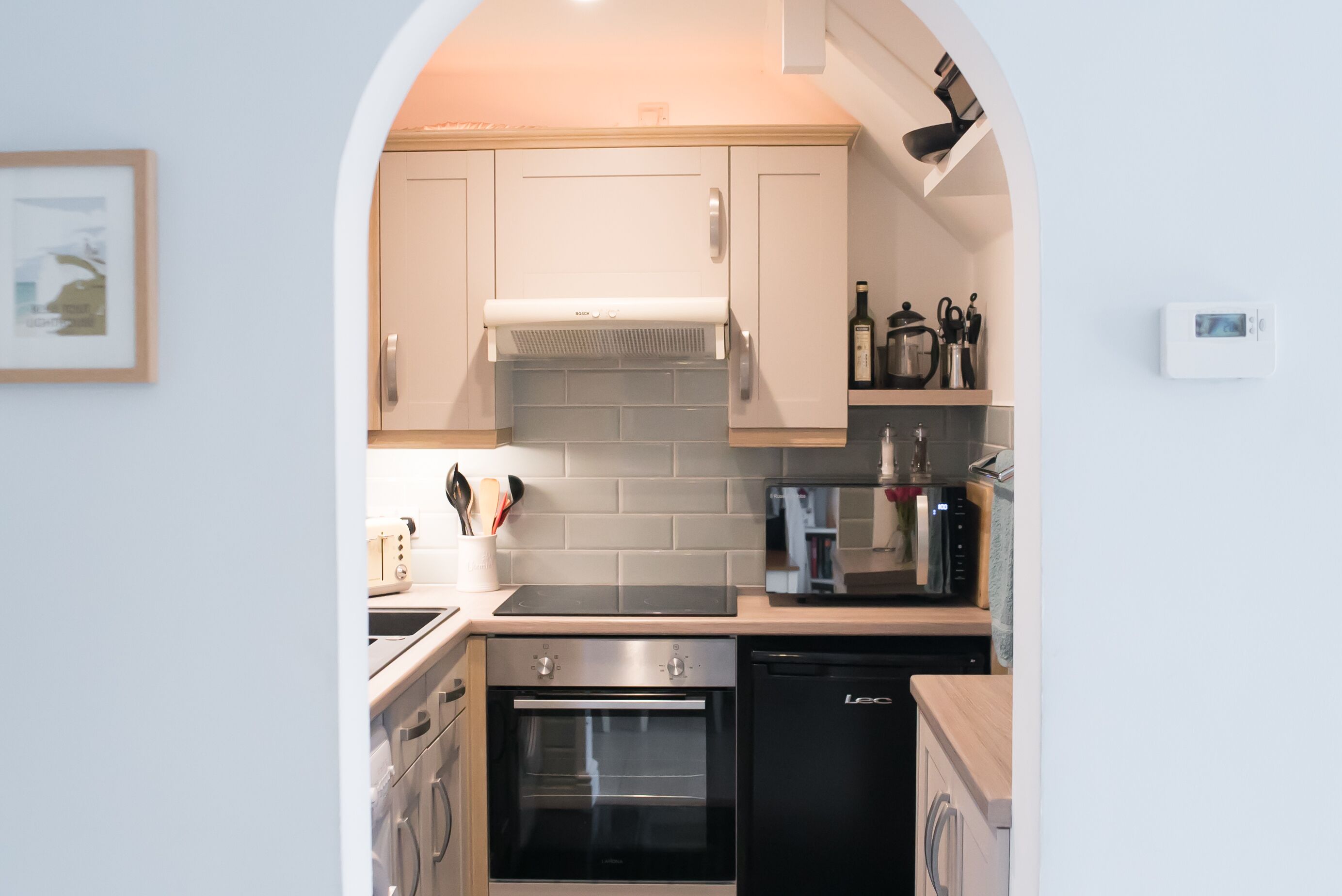 Frigorifero, microonde, forno, piano cottura