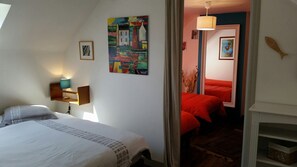 2 bedrooms, iron/ironing board, free WiFi, bed sheets - Adorable sunny house in the heart of downtown (Concarneau)