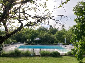Outdoor pool - Characterful Farmhouse And Large Pool in Rural Setting, sleeps 10 (Lusignac)