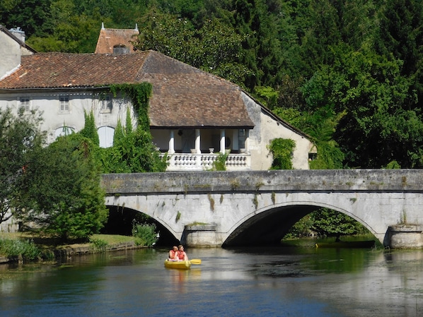 Exterior - Characterful Farmhouse And Large Pool in Rural Setting, sleeps 10 (Lusignac)