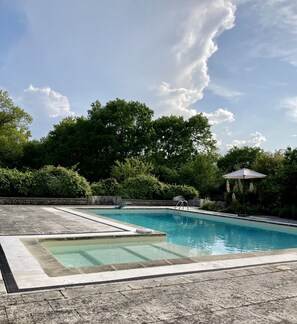 Outdoor pool - Characterful Farmhouse And Large Pool in Rural Setting, sleeps 10 (Lusignac)