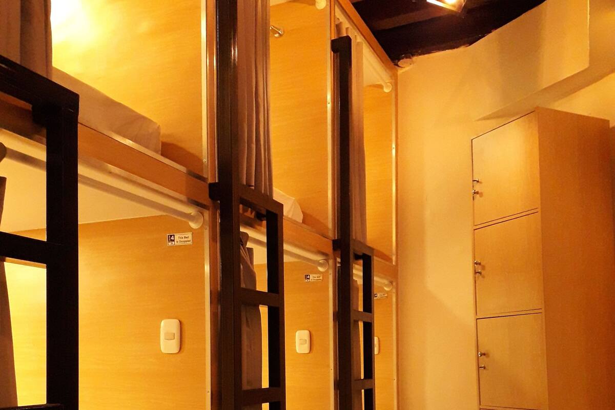 Soundproofing, free WiFi, bed sheets