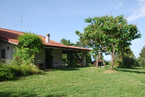 Holiday house in the inland with the park, can accommodate animals