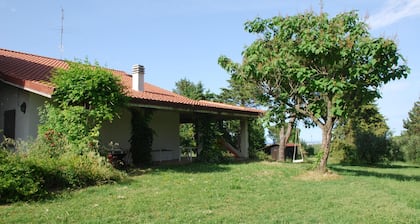 Holiday house in the inland with the park, can accommodate animals