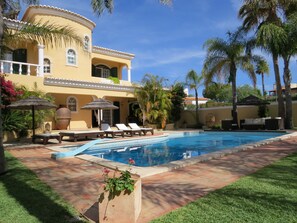 Piscine extérieure