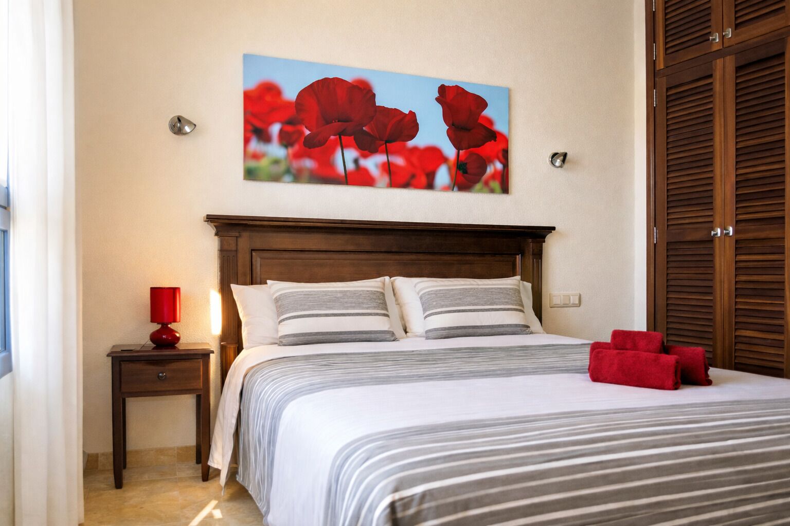 2 Schlafzimmer, Zimmersafe, Schreibtisch, Bügeleisen/Bügelbrett