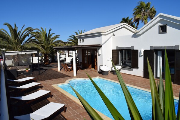 Outdoor pool, a heated pool