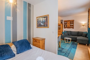 1 bedroom, iron/ironing board, WiFi, bed sheets - Triolet Jardin  -  an apartment that sleeps 4 guests  in 1 bedroom (Chamonix)