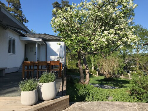 Maison récemment rénovée Stockholm et archipel - à 200 mètres du lac. 