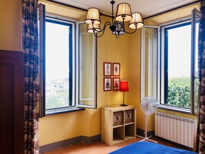 2 室のベッドルーム、WiFi、ベッドシーツ