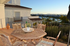 Outdoor dining - Casa Emperador - A Murcia Holiday Rentals Property (Roldan)