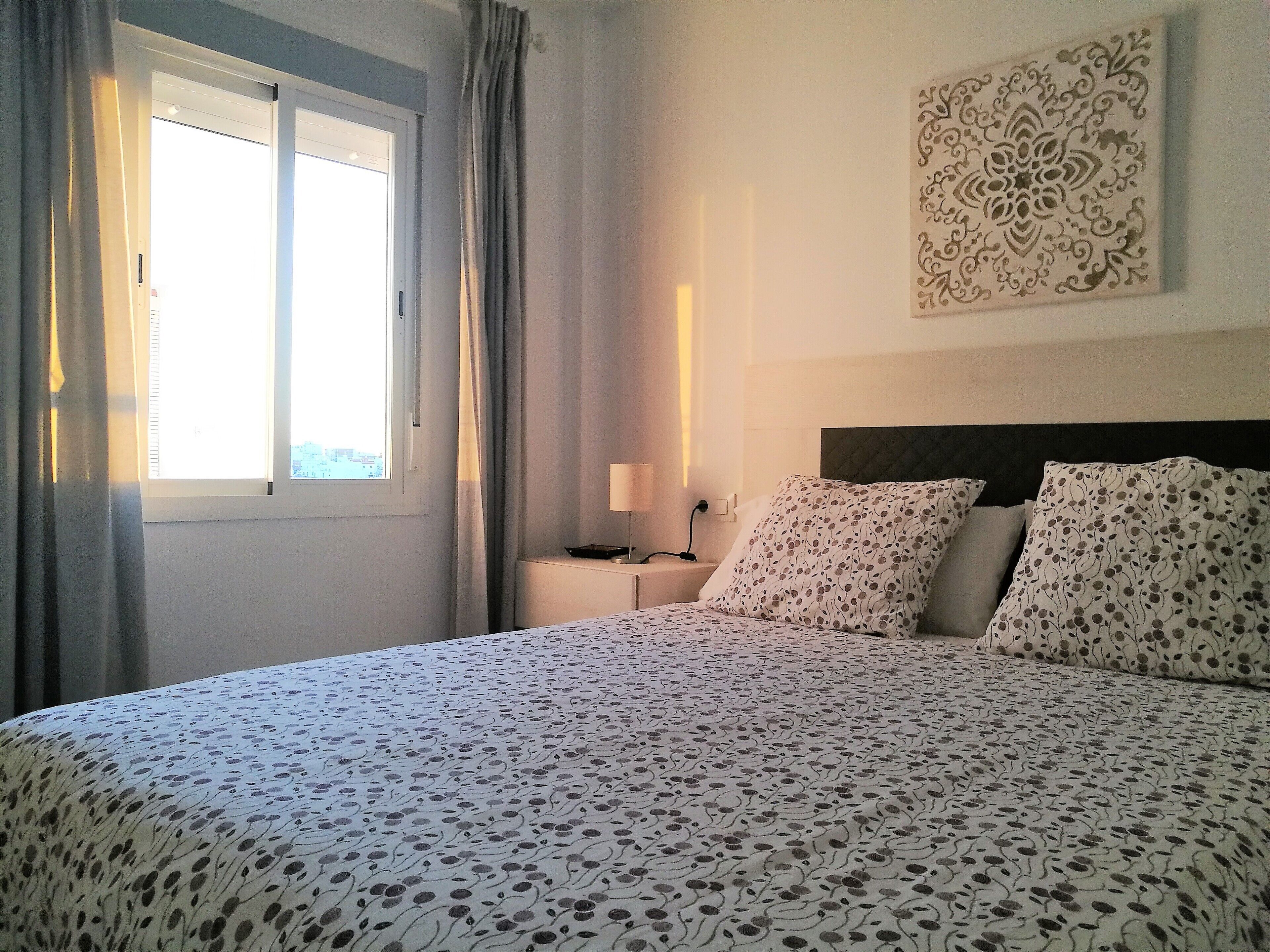 2 bedrooms, desk, iron/ironing board, WiFi