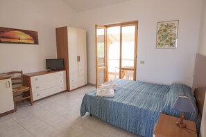 1 chambre, fer et planche à repasser, Internet gratuit