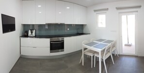 Fridge, microwave, oven, stovetop - Prelada House - Amarante (Jazente)