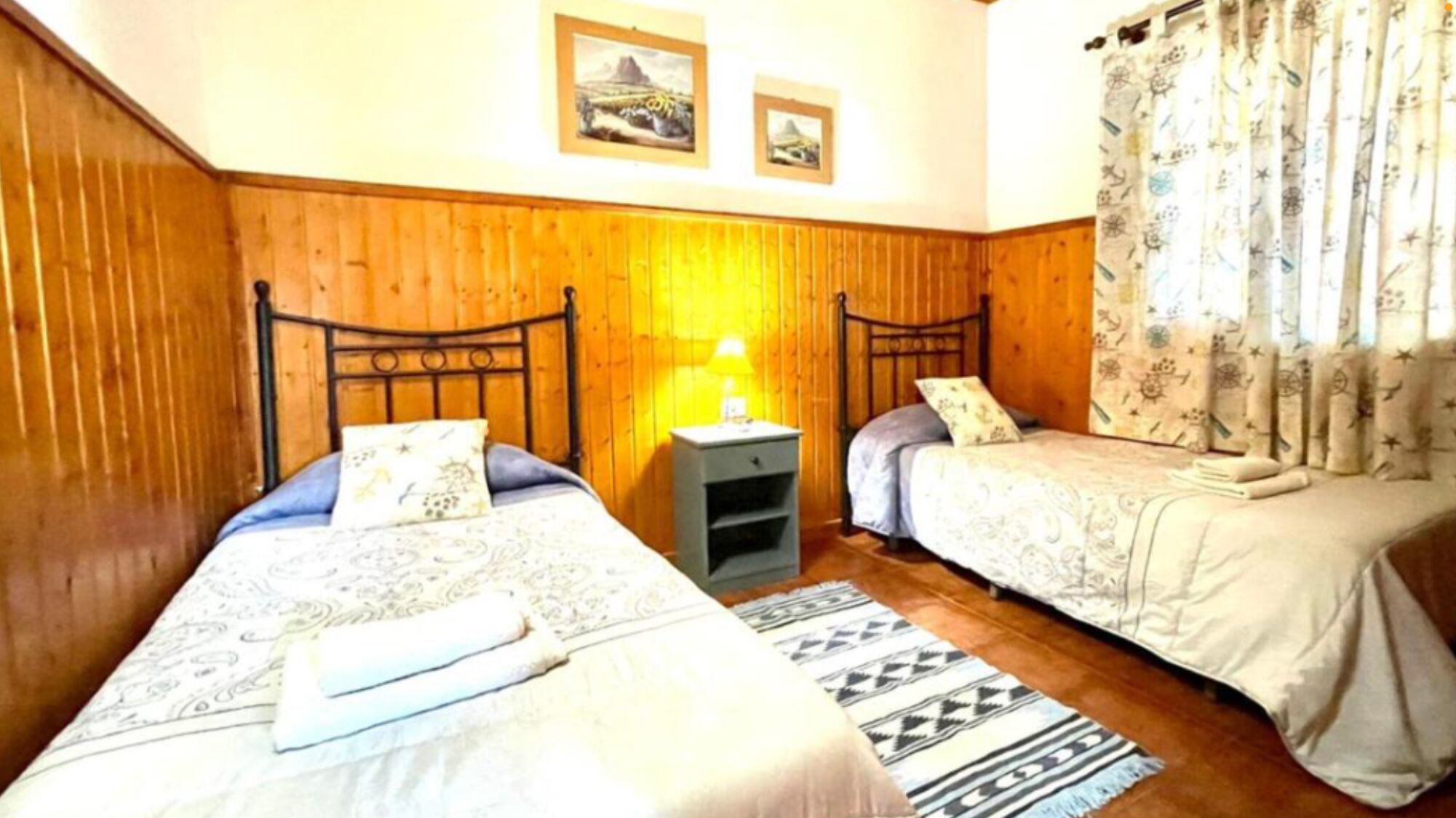 ONDINA RURAL HOUSE "A" FREE WIFI AND NATURAL POOLS