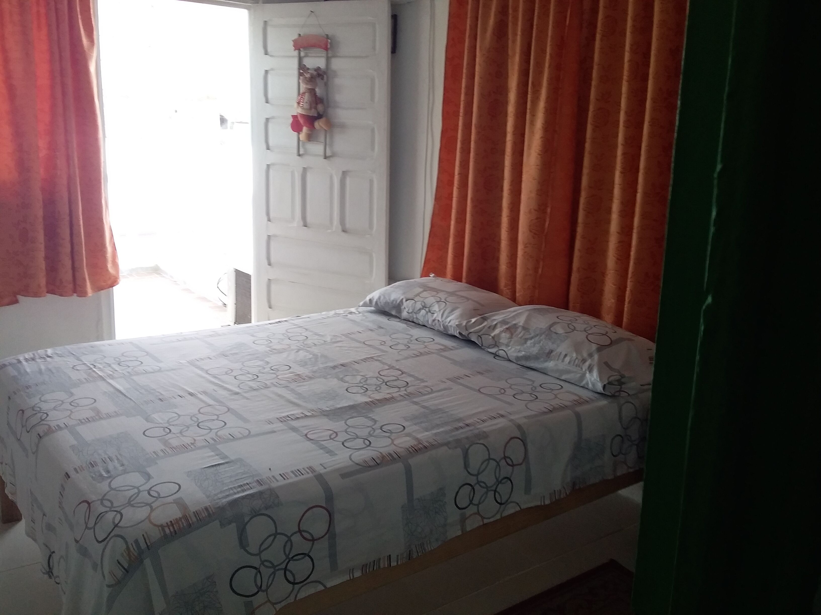 1 camera, accesso a Internet gratuito, lenzuola