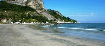 Designer Beach-side Villa with Lovely Garden, Pool and Outdoor bathroom