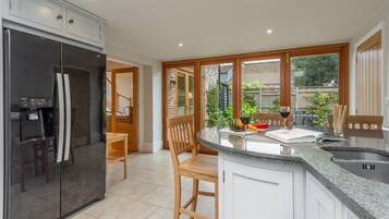 Microwave, dishwasher