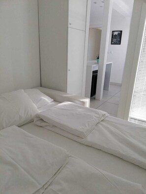 Acceso a internet y ropa de cama