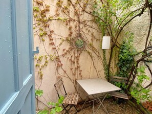 Outdoor dining - Apartment 2 P 15 minutes walk from the historic center (Aix-En-Provence)