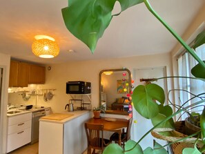 Dining - Apartment 2 P 15 minutes walk from the historic center (Aix-En-Provence)