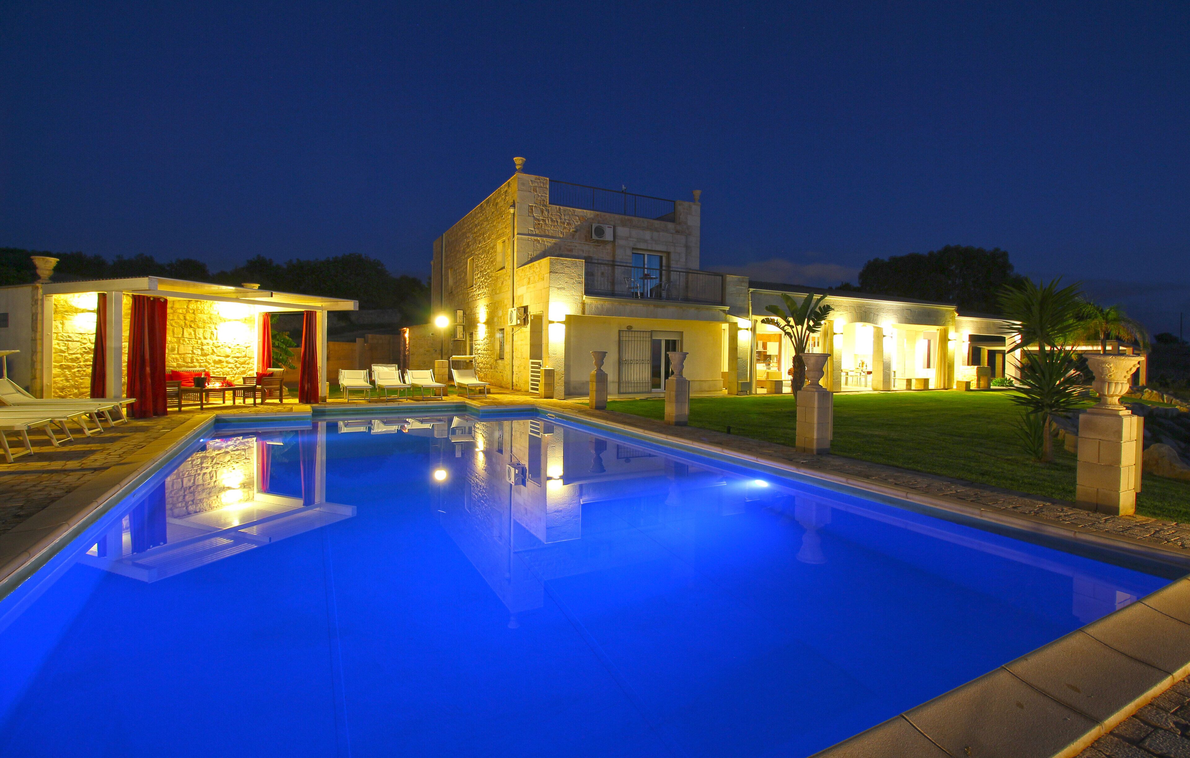 Sisäuima-allas, lämmitetty uima-allas