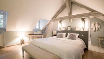 5 habitaciones, tabla de planchar con plancha, cuna de viaje y wifi