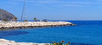 SPACIOUS APARTMENT WIFI - large terrace and flower garden, sea and mountain views