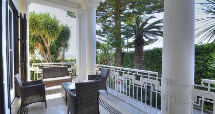 Villa Beniamina: A splendid nineteenth-century two-story historical villa built sheer above the sea, with Free WI-FI.