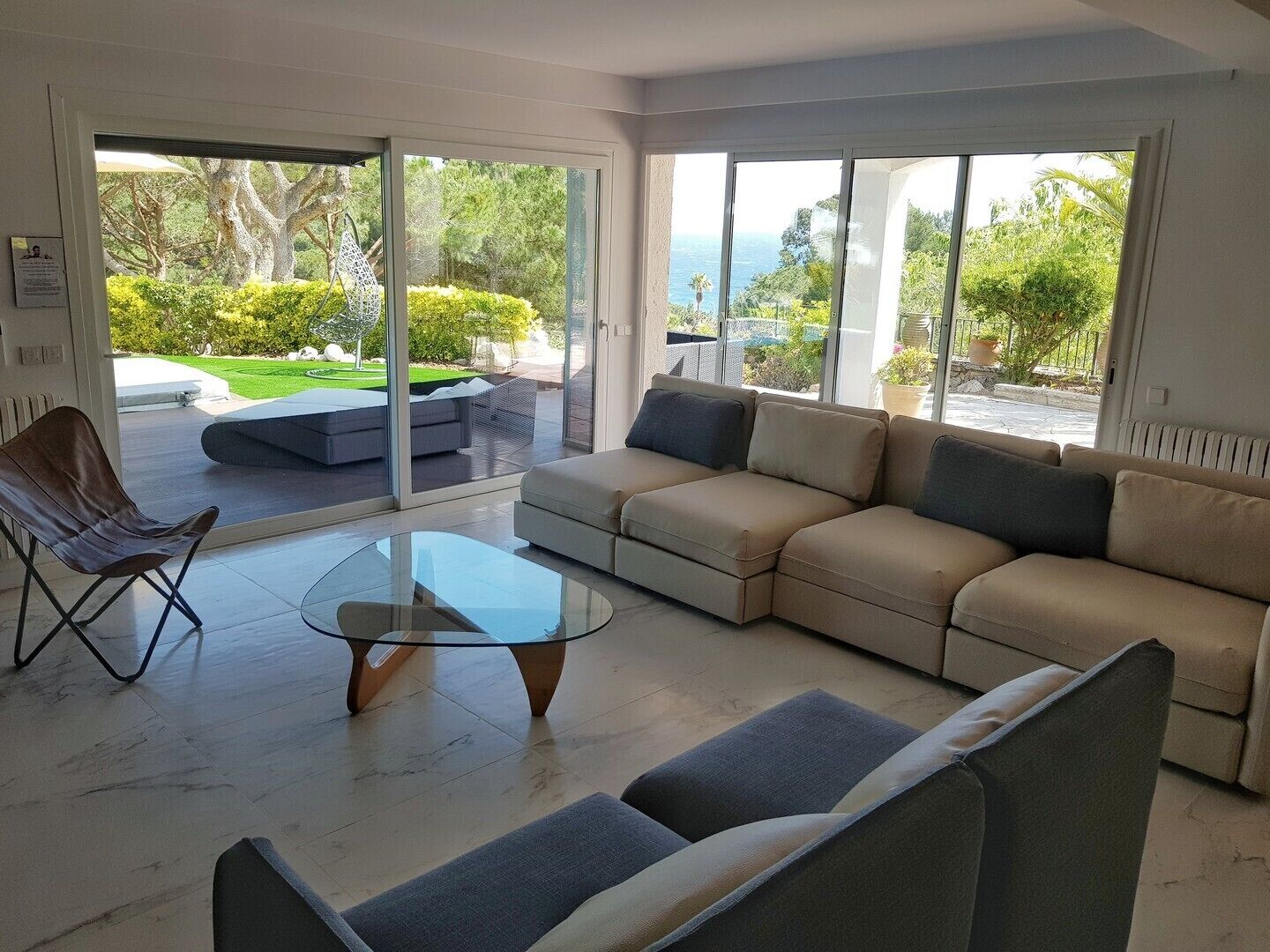 Vila Boutique, in front of the sea with climatized jacuzzi and covered pool