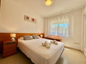 2 chambres, fer et planche à repasser, Wi-Fi gratuit, draps fournis