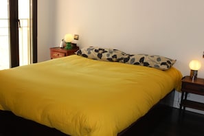 2 bedrooms, desk, iron/ironing board, free WiFi