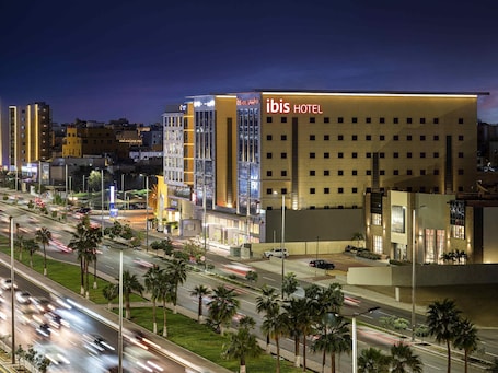 Exterior. ibis Jeddah Malik Road