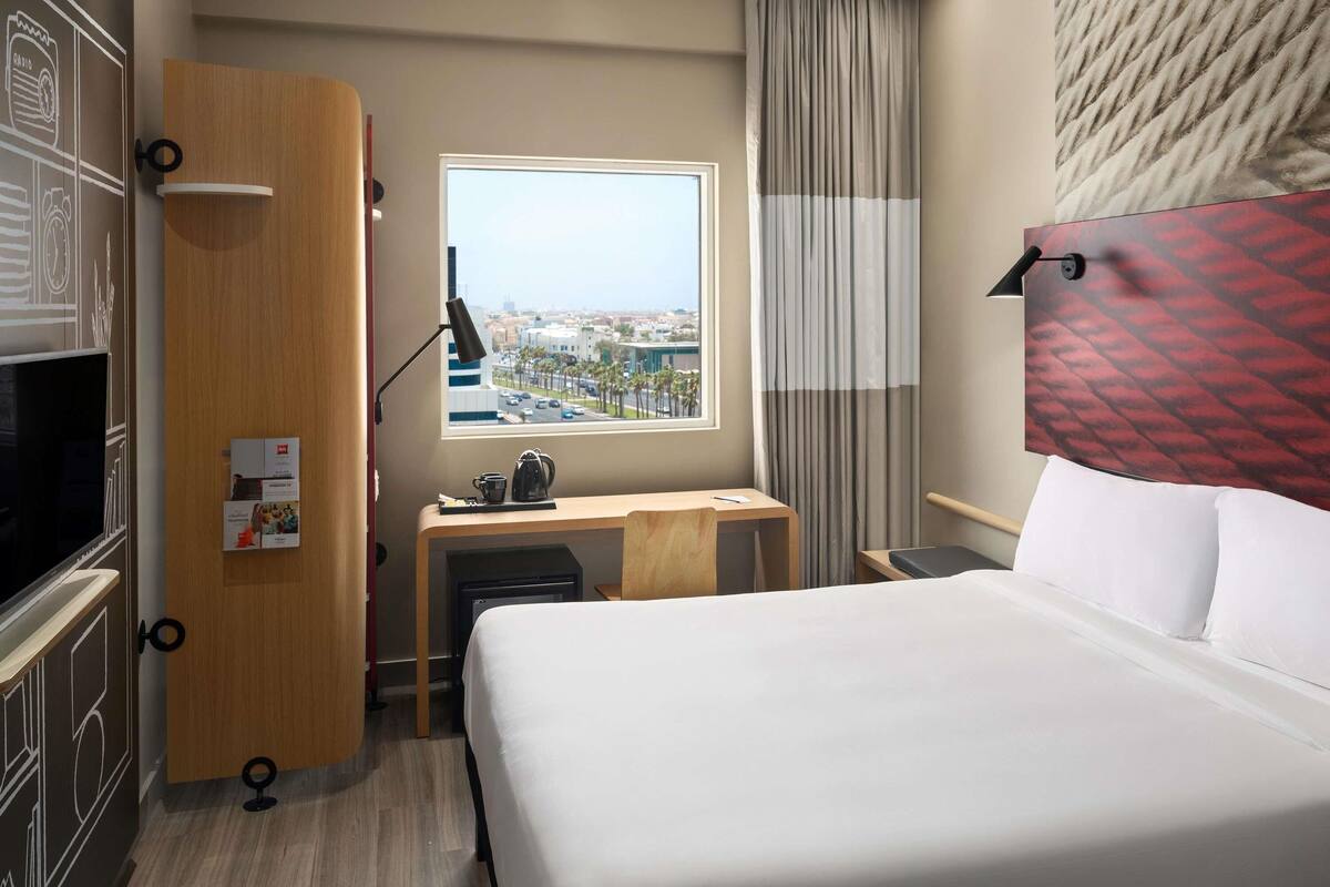 Quarto casal standard, 1 cama de casal | 1 quarto, frigobar, cofres nos quartos, escrivaninha