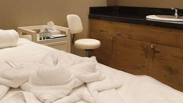 Phòng tắm hơi, phòng xông hơi, massage đá nóng, massage mô sâu