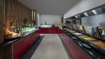 Daily buffet breakfast (SAR 60 per person)