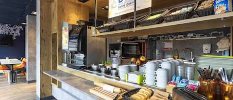 Dagelijks ontbijtbuffet (EUR 8 per persoon)