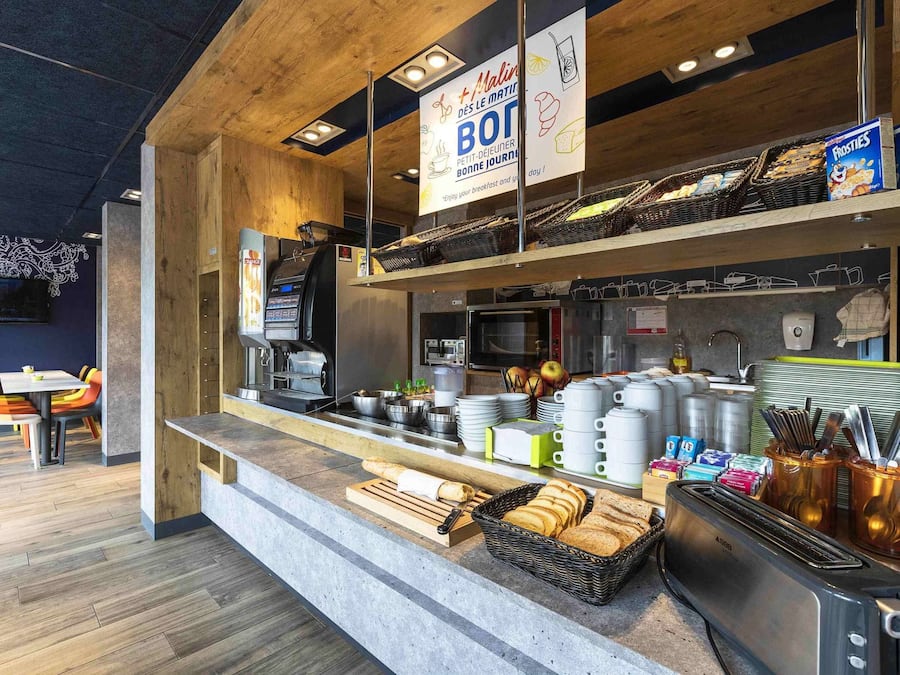 Dagelijks ontbijtbuffet (EUR 9 per persoon)