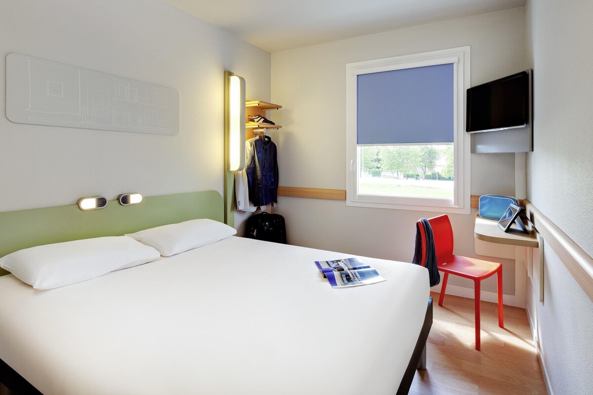Double Room | Desk, blackout curtains, free cots/infant beds, free WiFi