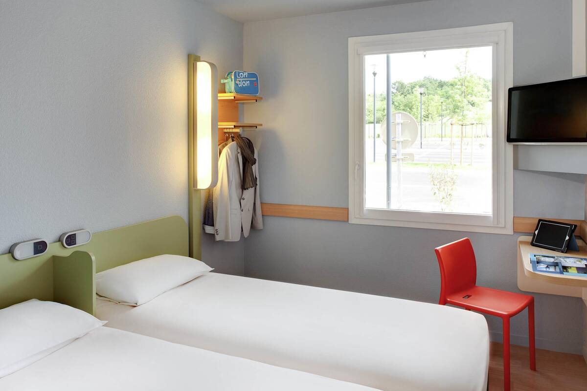 desk, blackout curtains, free cots/infant beds, free wifi