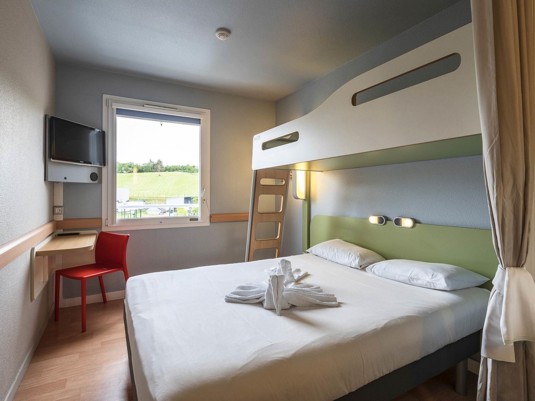 Triple Room, Multiple Beds