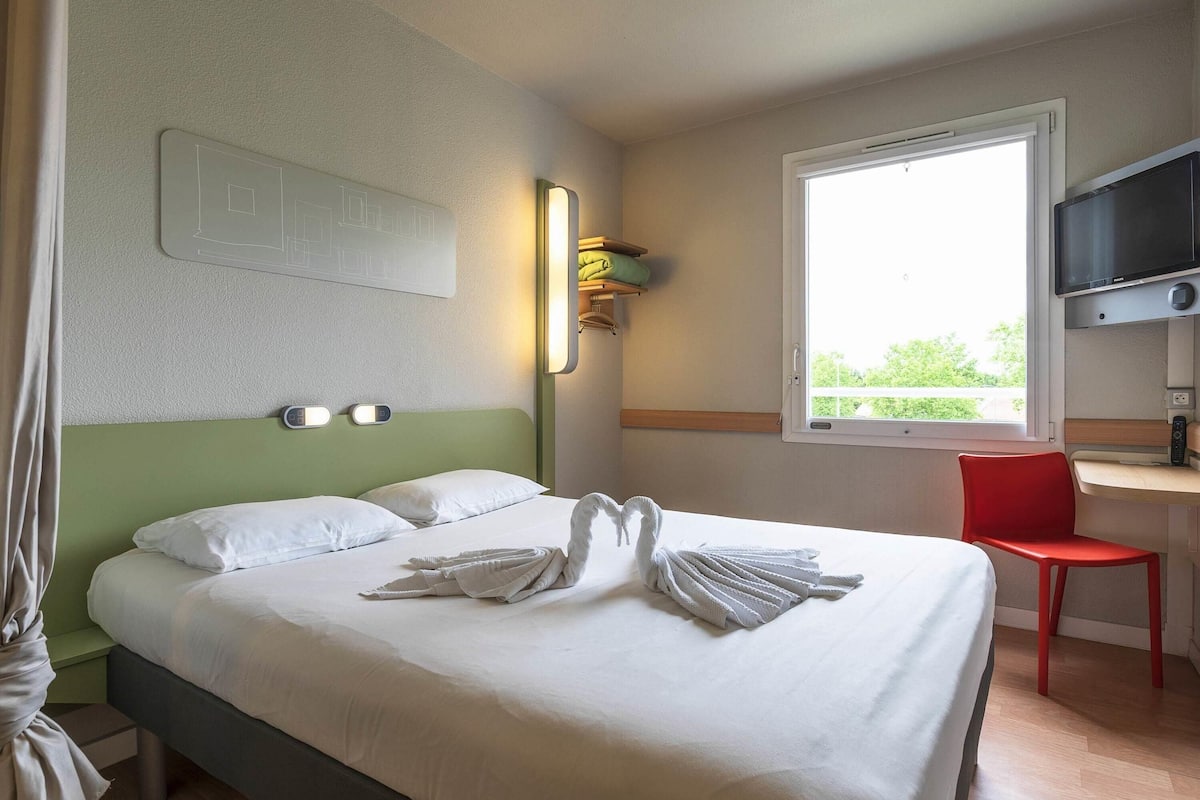 Chambre double | Bureau, rideaux dâobscurcissement, lit de bĂ©bĂ© (gratuit)