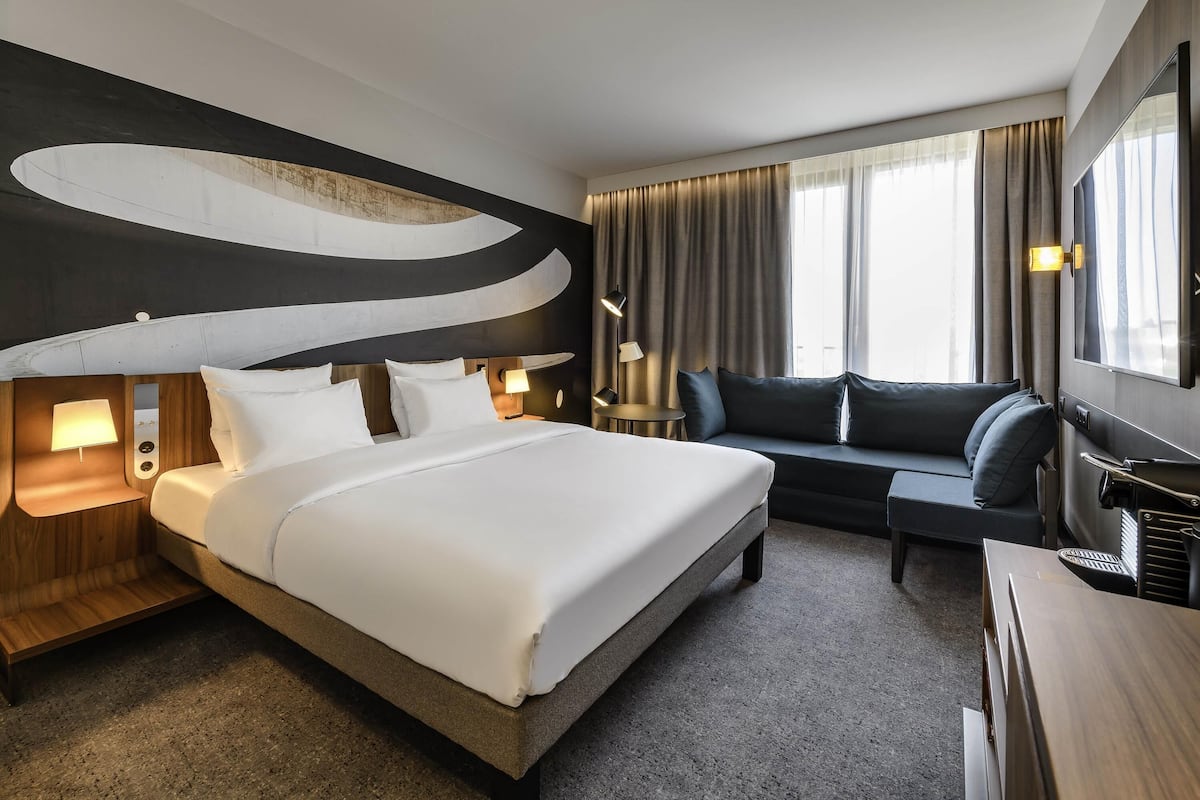 Habitación superior, 1 cama doble con sofá cama | Ropa de cama hipoalergénica y minibar con artículos gratuitos