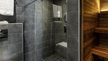 Superior-huone, 1 parisänky, sauna | Tallelokero huoneessa, pimennysverhot, äänieristys, silitysrauta/-lauta
