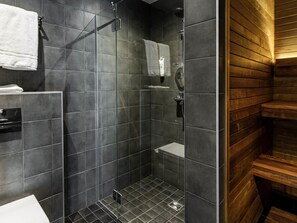 Superior kamer, 1 tweepersoonsbed, sauna | Een kluis op de kamer, verduisterende gordijnen, geluiddichte muren