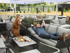 Café da manhã com buffet todos os dias (EUR 16 por pessoa)