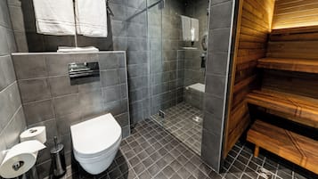 Chambre Supérieure, 1 lit double, sauna | Salle de bain | Douche, articles de toilette écologiques, serviettes fournies