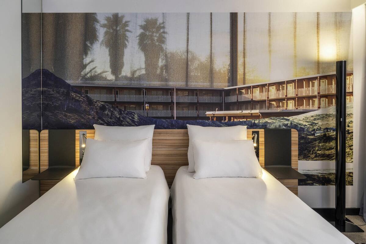 Classic Twin Room, 2 Single Beds | In-room safe, desk, blackout curtains, soundproofing